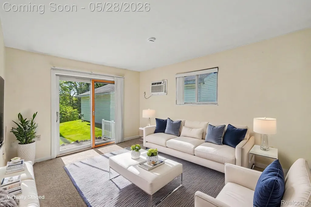 1691 S Lakeview Lane Highland Charter Township MI 48357