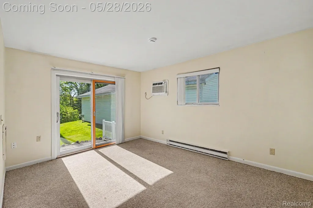 1691 S Lakeview Lane Highland Charter Township MI 48357