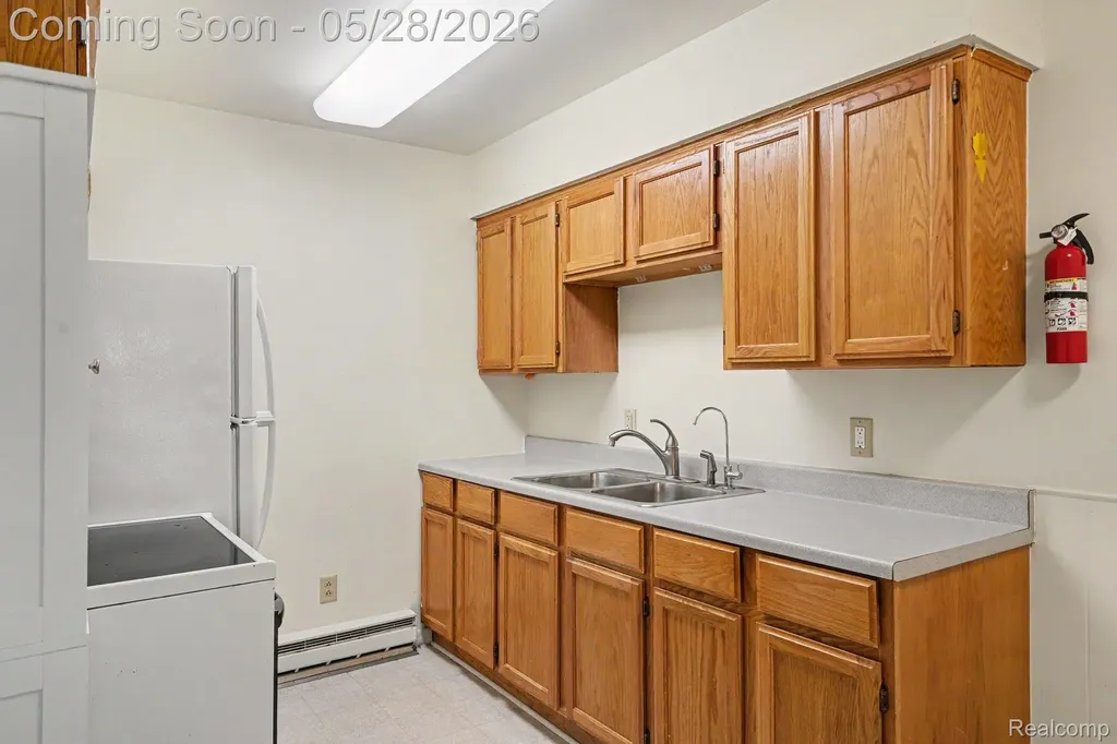 1691 S Lakeview Lane Highland Charter Township MI 48357