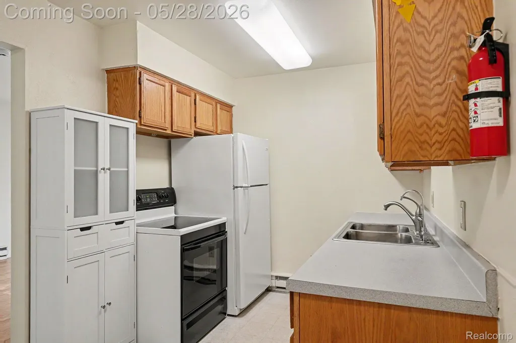 1691 S Lakeview Lane Highland Charter Township MI 48357