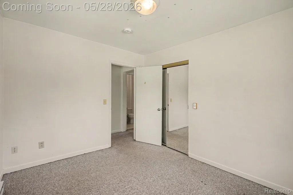 1691 S Lakeview Lane Highland Charter Township MI 48357