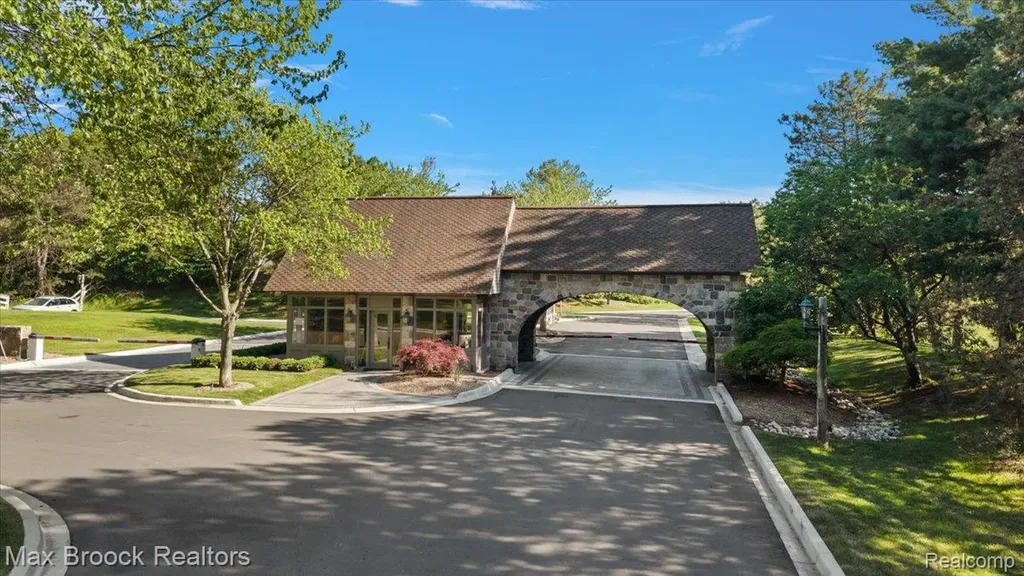 1729 Heron Ridge Drive Bloomfield Hills City MI 48302