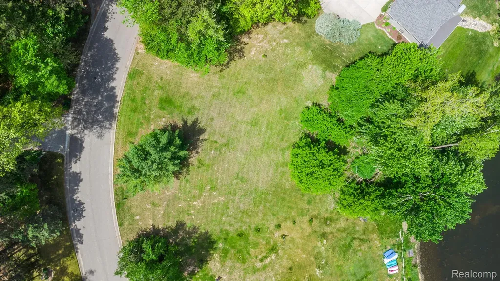 9076 Pineview Lake Court Argentine Township MI 48451
