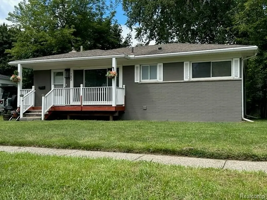 743 E Summit Street Milford Charter Township MI 48381