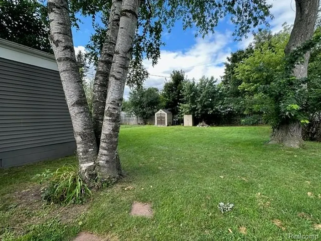 743 E Summit Street Milford Charter Township MI 48381