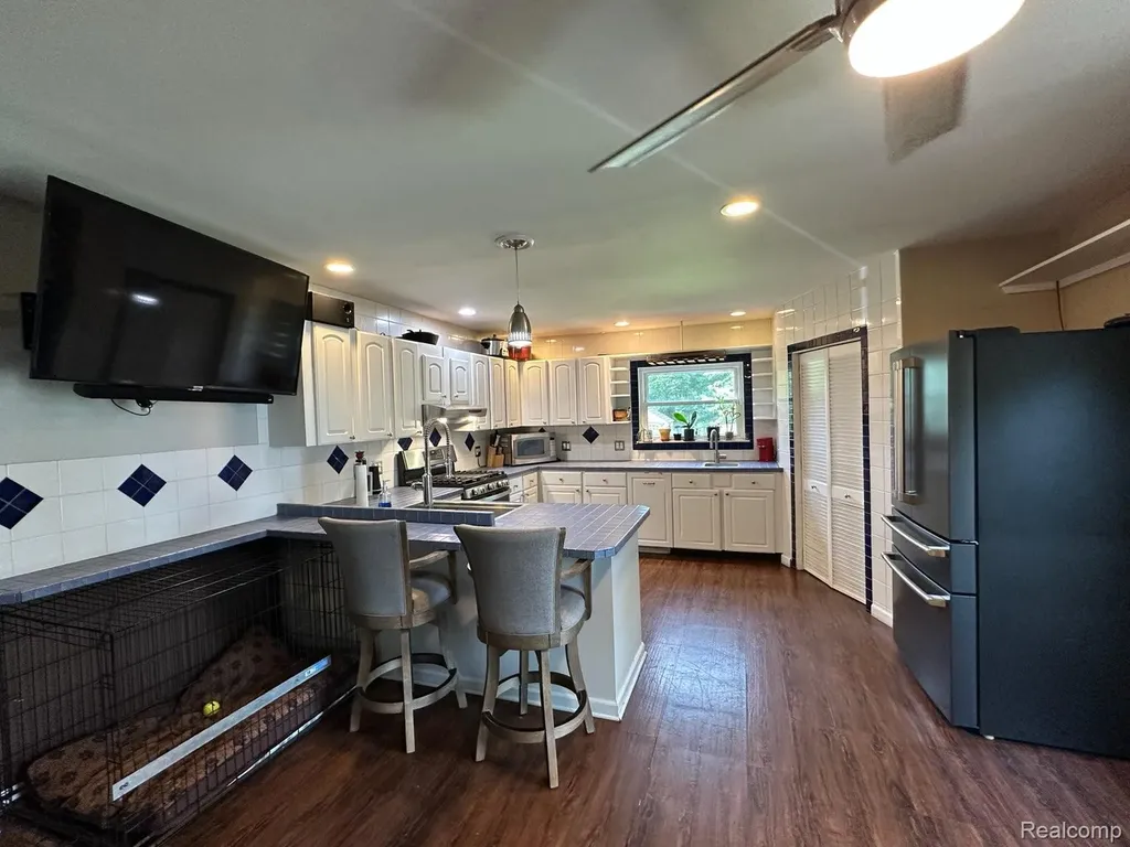 743 E Summit Street Milford Charter Township MI 48381
