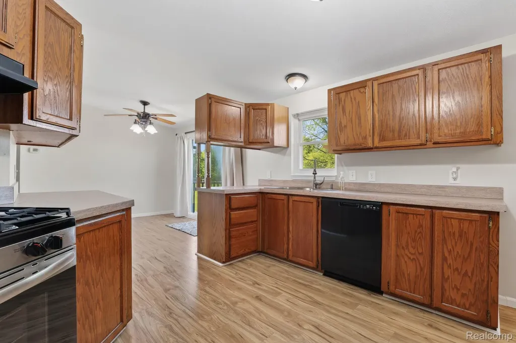 4050 Thompson Road Fenton Charter Township MI 48451