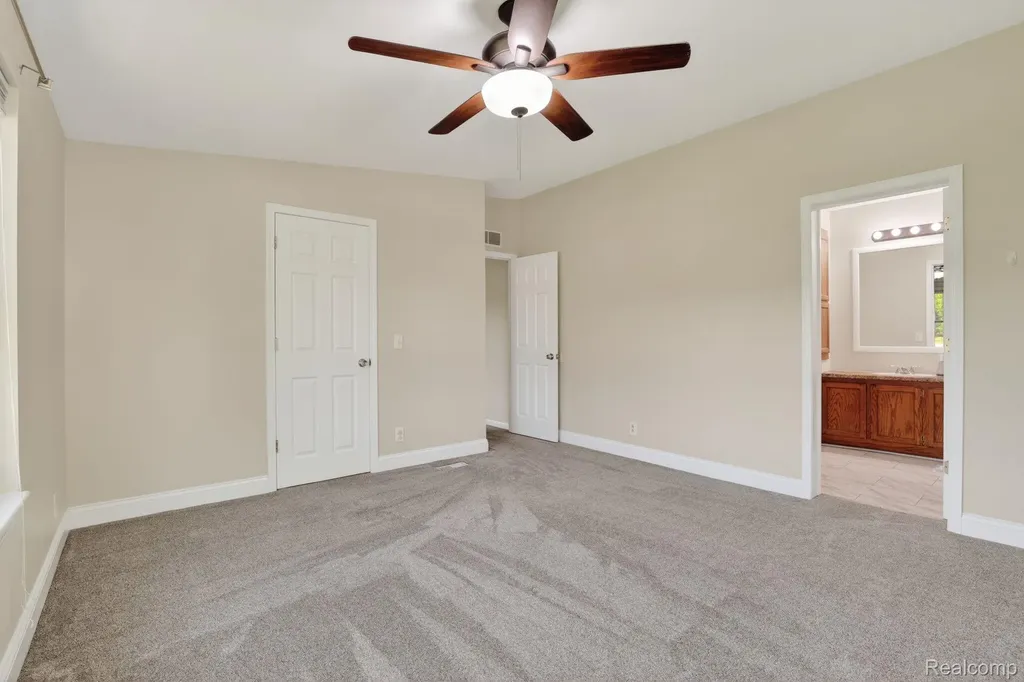 4050 Thompson Road Fenton Charter Township MI 48451