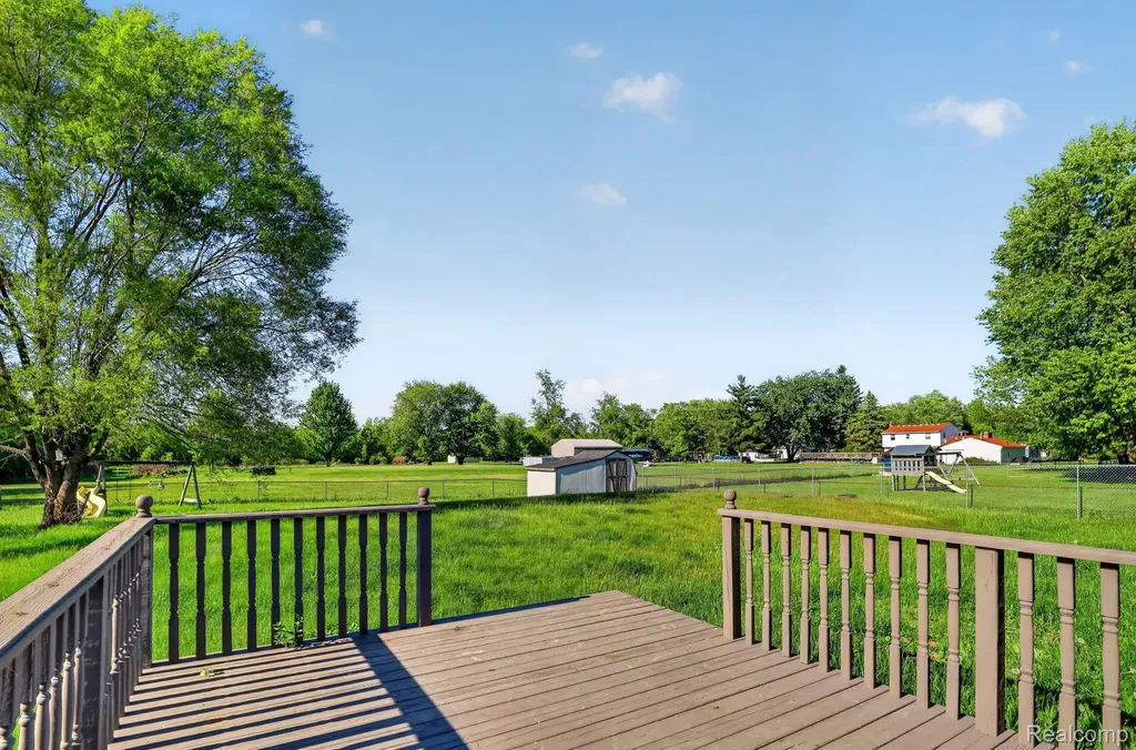 4050 Thompson Road Fenton Charter Township MI 48451