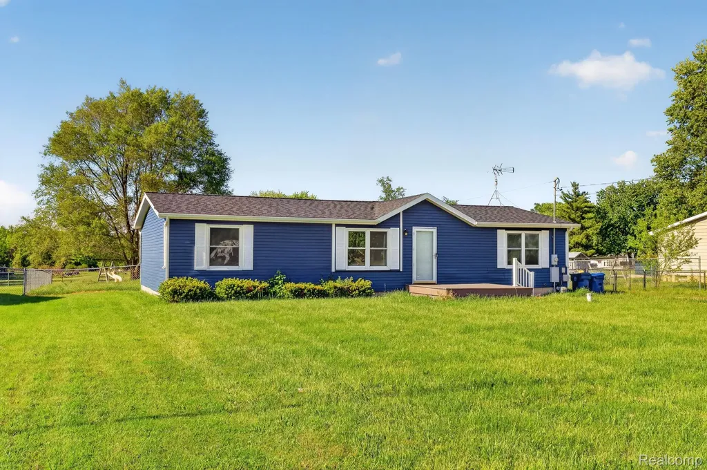 4050 Thompson Road Fenton Charter Township MI 48451