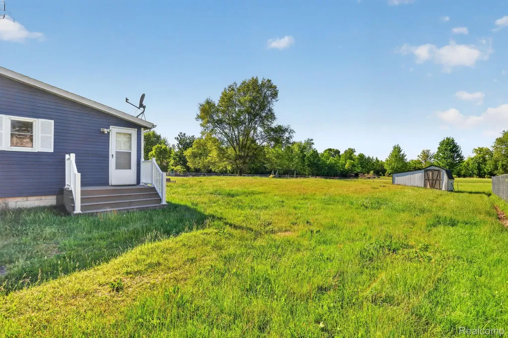 4050 Thompson Road Fenton Charter Township MI 48451