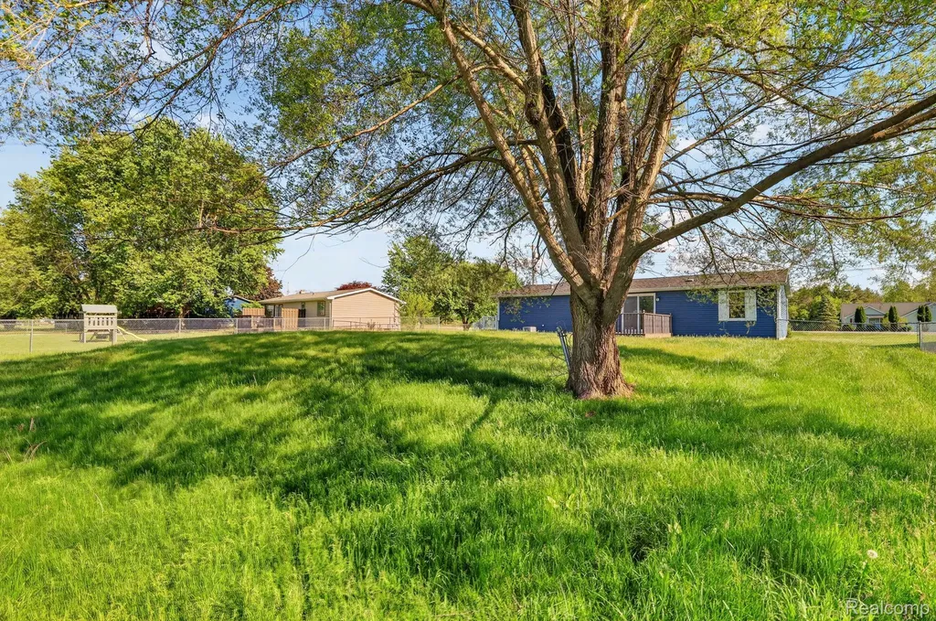 4050 Thompson Road Fenton Charter Township MI 48451