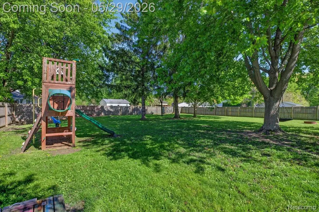 10350 Ataberry Drive Vienna Charter Township MI 48420
