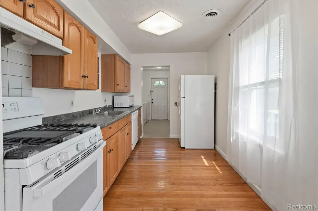 2171 Bradley Avenue Ypsilanti Charter Township MI 48198