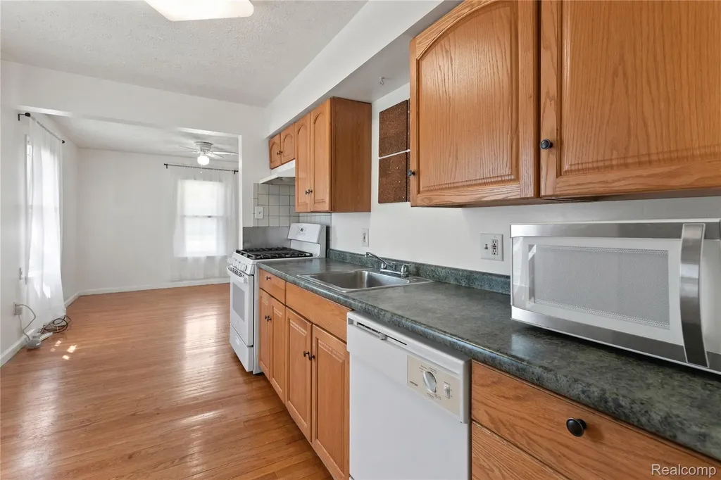 2171 Bradley Avenue Ypsilanti Charter Township MI 48198