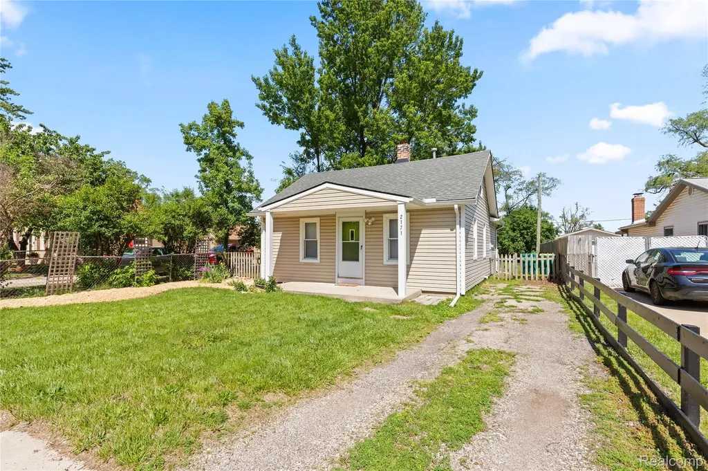 2171 Bradley Avenue Ypsilanti Charter Township MI 48198