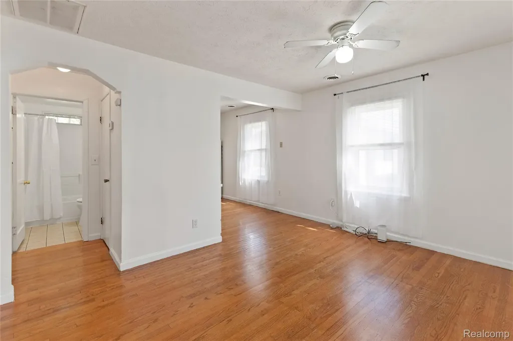 2171 Bradley Avenue Ypsilanti Charter Township MI 48198
