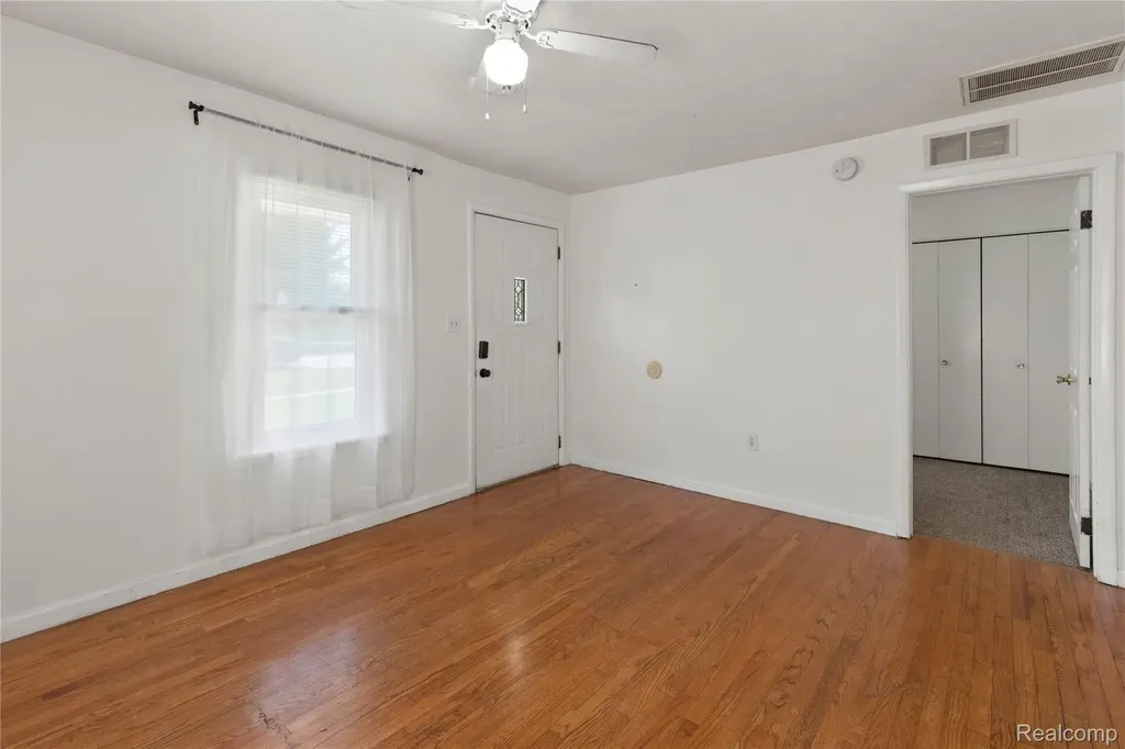 2171 Bradley Avenue Ypsilanti Charter Township MI 48198