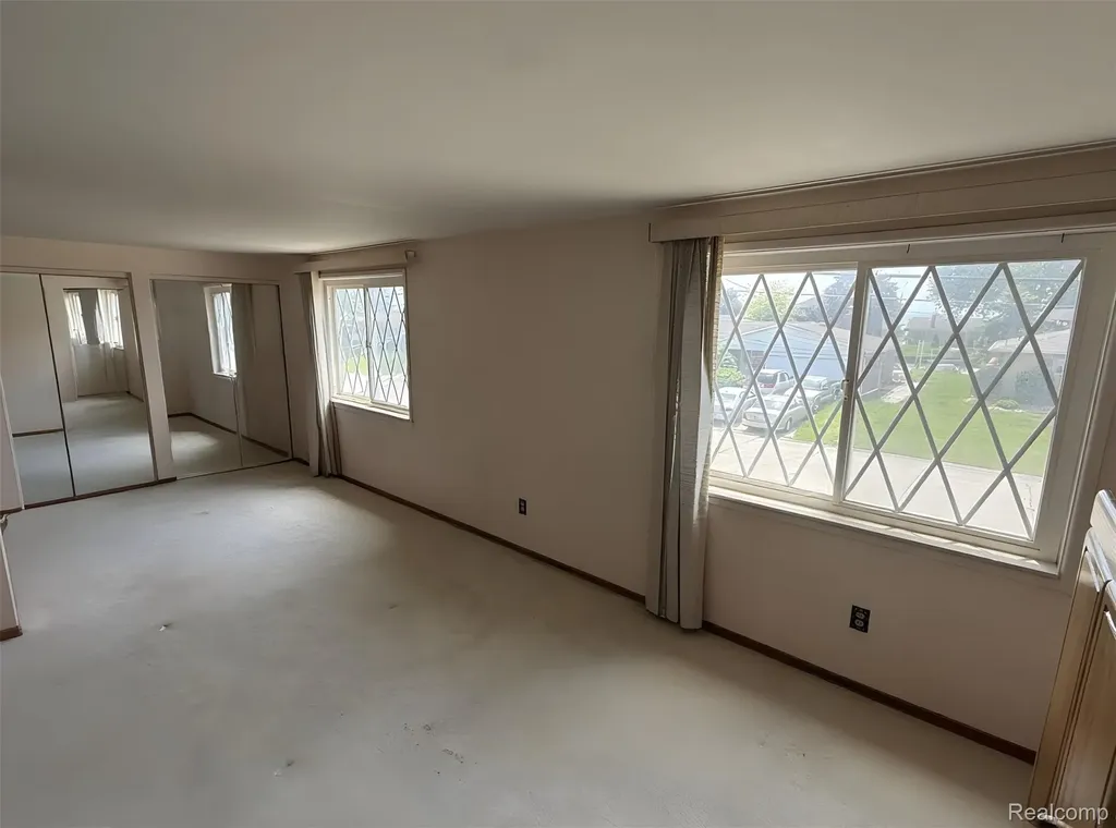 29531 N Seaway Court Harrison Charter Township MI 48045