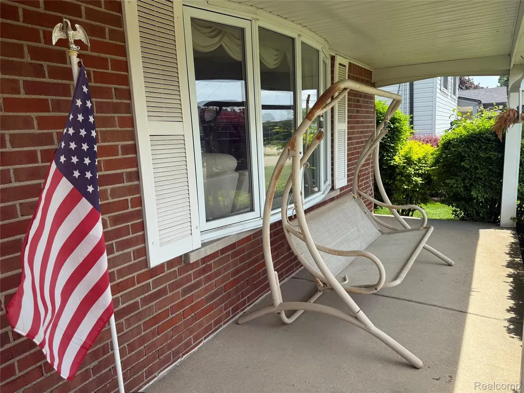 29531 N Seaway Court Harrison Charter Township MI 48045