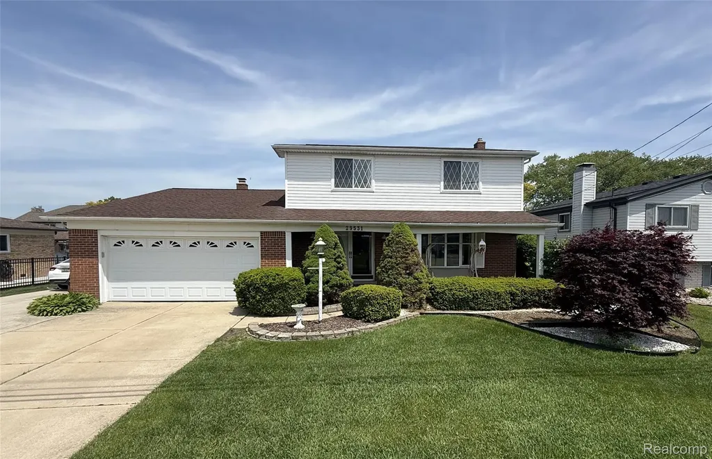 29531 N Seaway Court Harrison Charter Township MI 48045