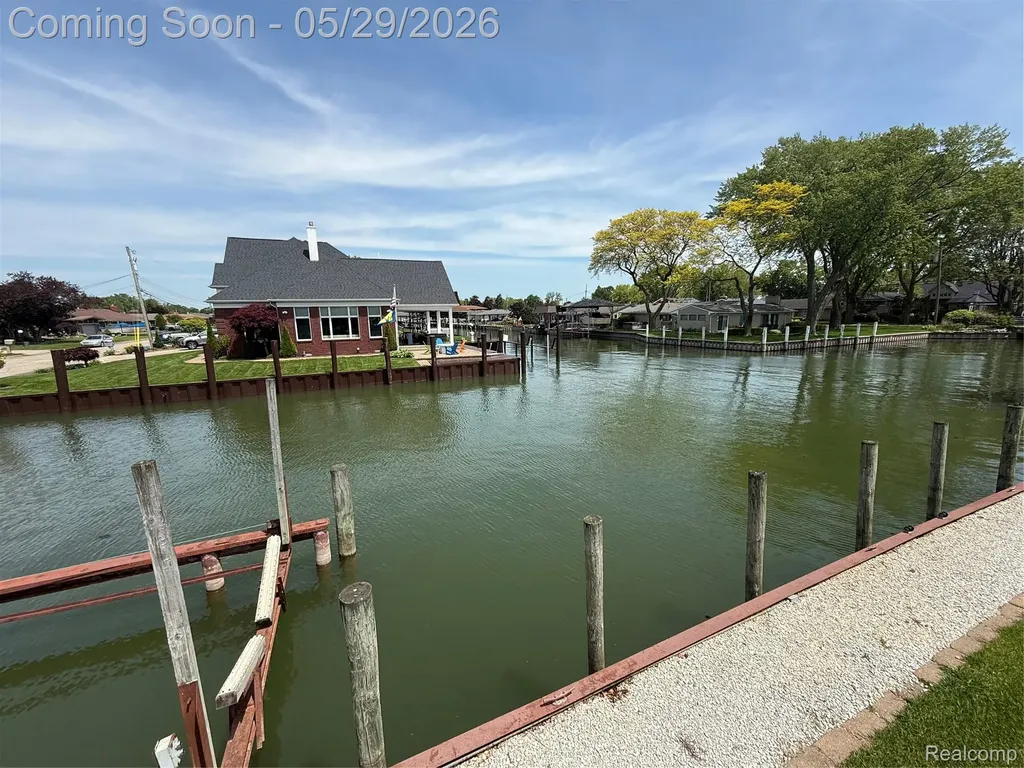 29531 N Seaway Court Harrison Charter Township MI 48045