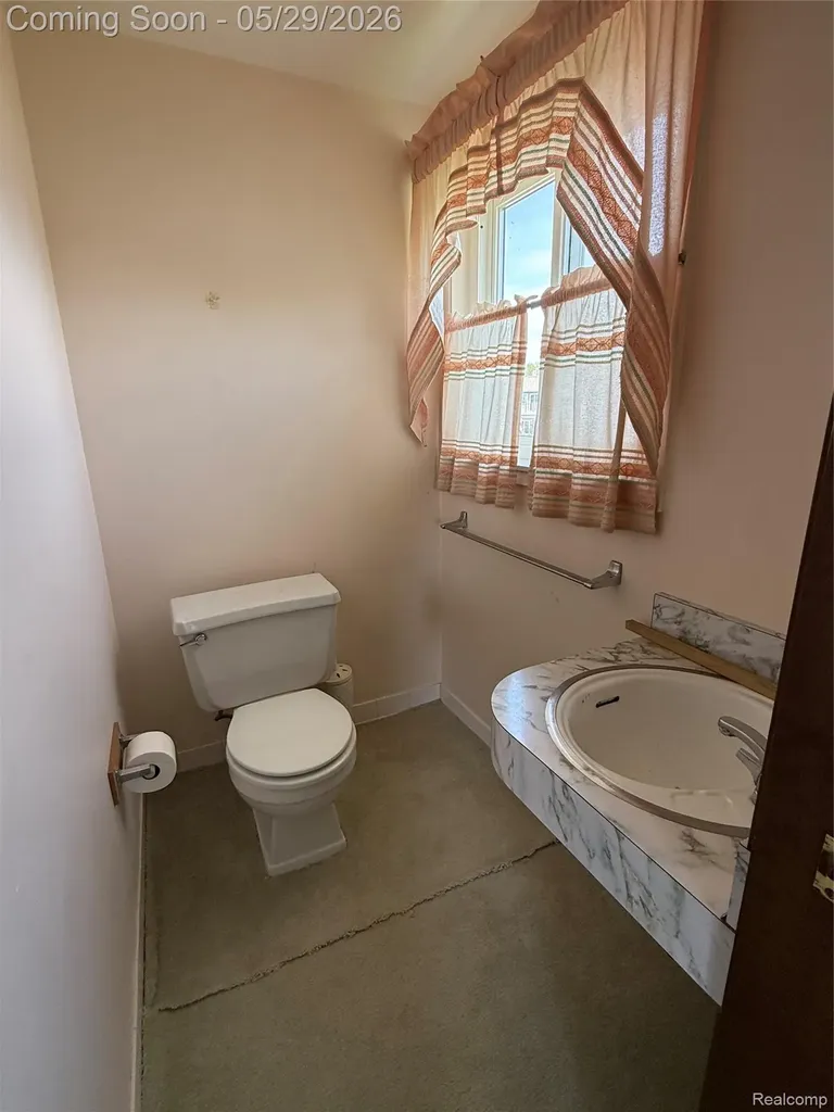 29531 N Seaway Court Harrison Charter Township MI 48045