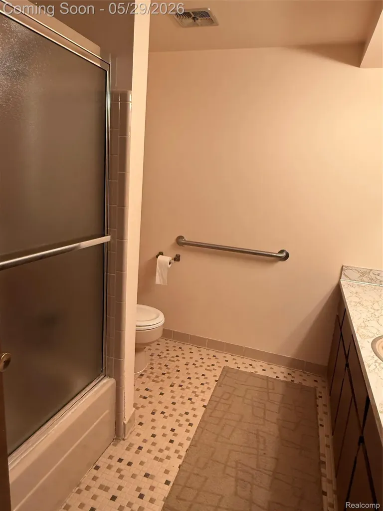 29531 N Seaway Court Harrison Charter Township MI 48045