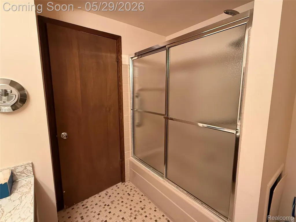 29531 N Seaway Court Harrison Charter Township MI 48045