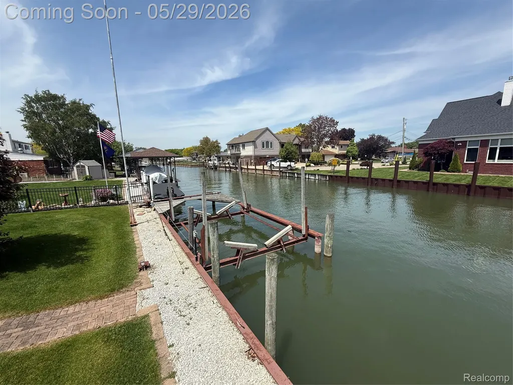29531 N Seaway Court Harrison Charter Township MI 48045