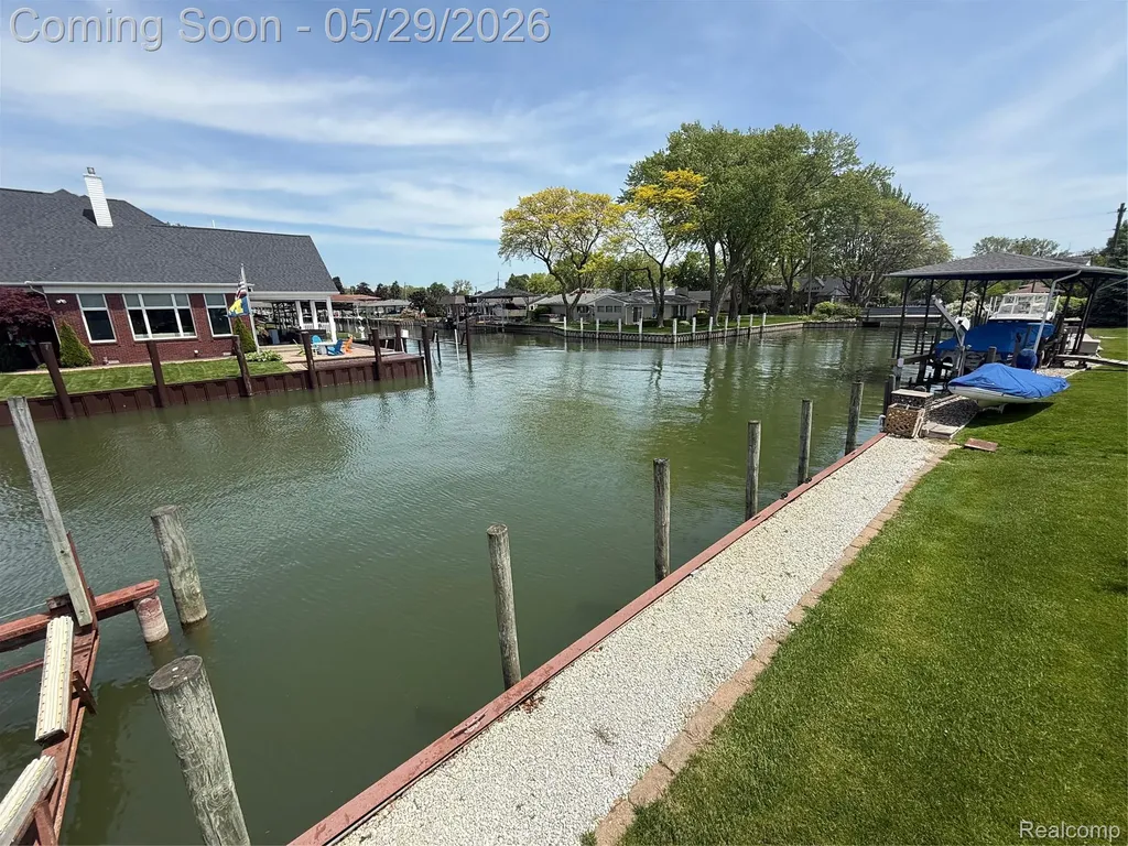 29531 N Seaway Court Harrison Charter Township MI 48045
