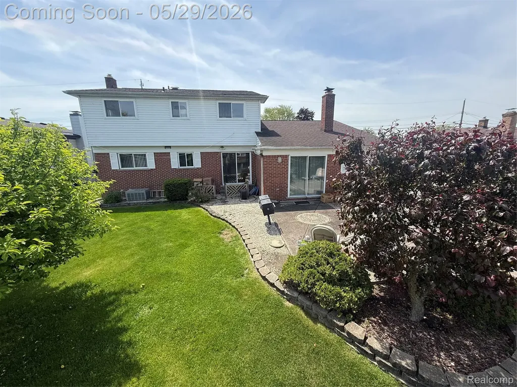29531 N Seaway Court Harrison Charter Township MI 48045