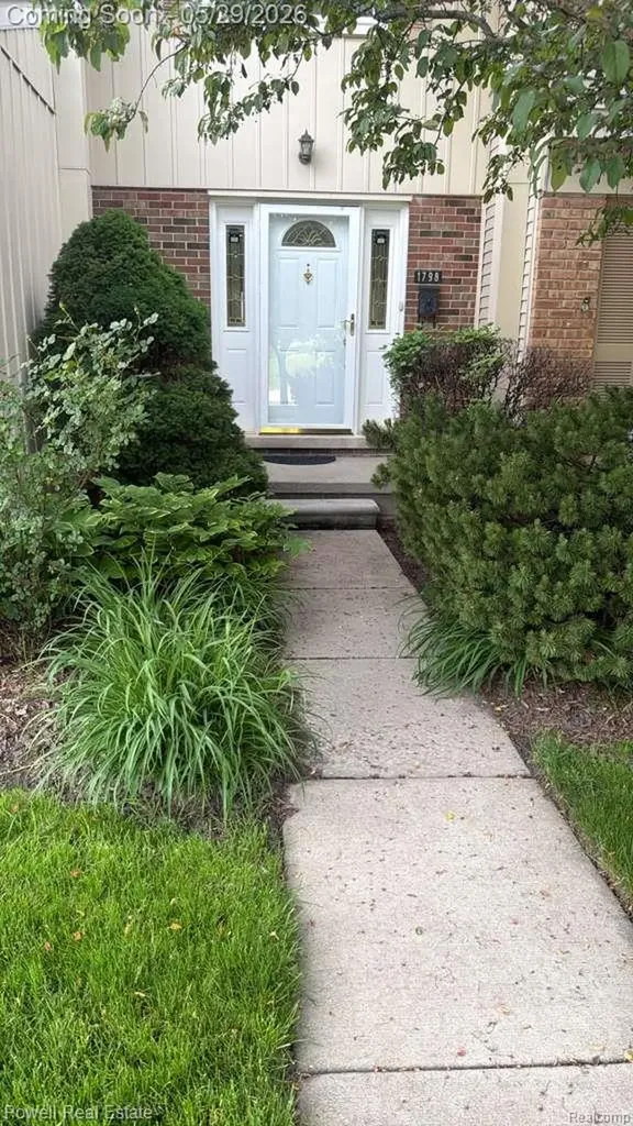 1798 Brentwood Drive Troy City MI 48098