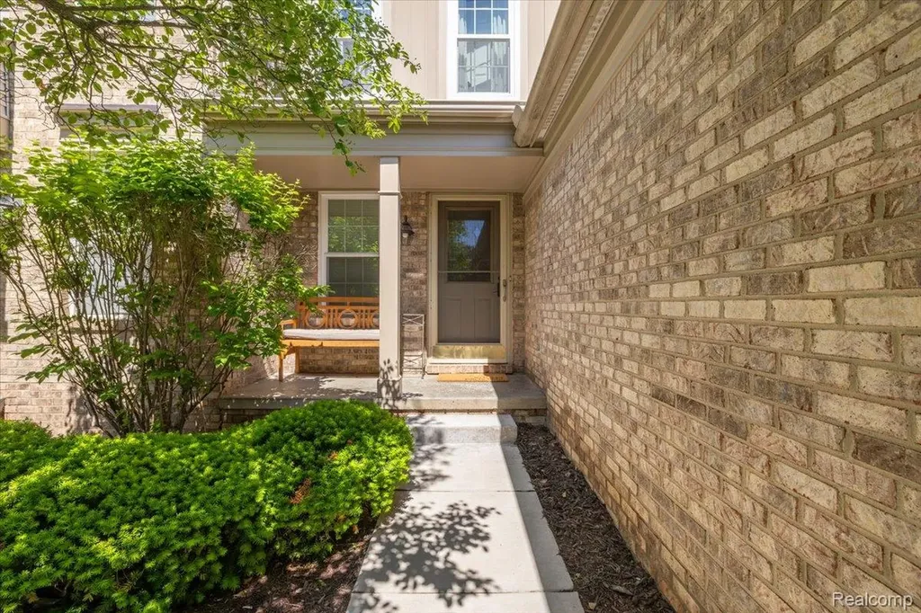 4472 Hunters Circle E Canton Charter Township MI 48188