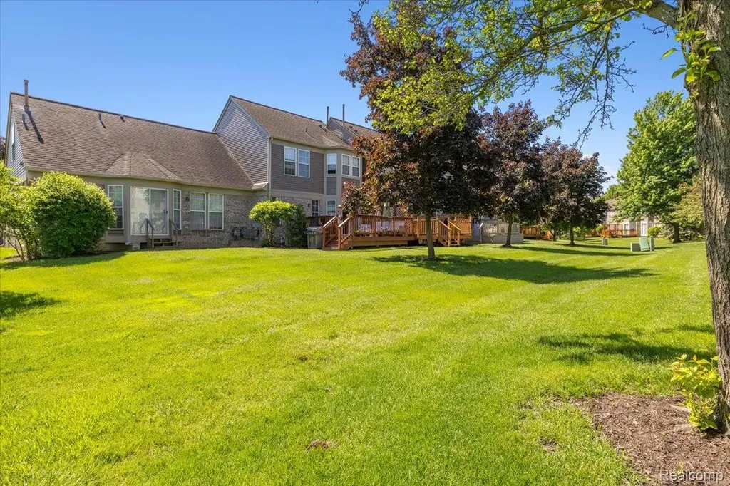4472 Hunters Circle E Canton Charter Township MI 48188