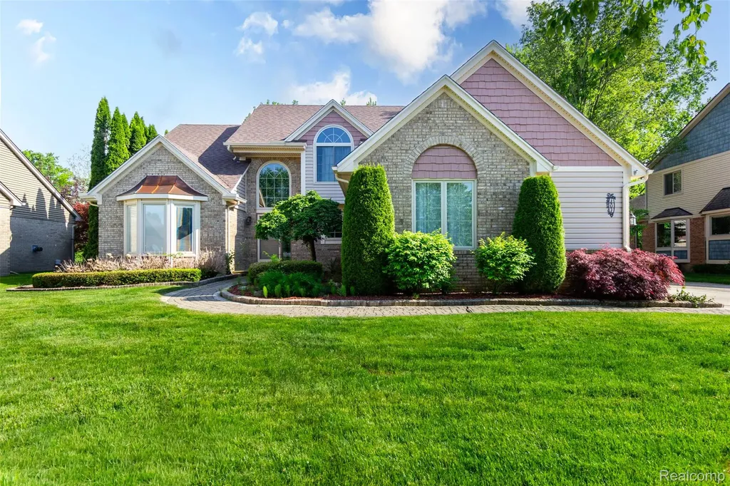 14016 Strathmore Drive Shelby Charter Township MI 48315