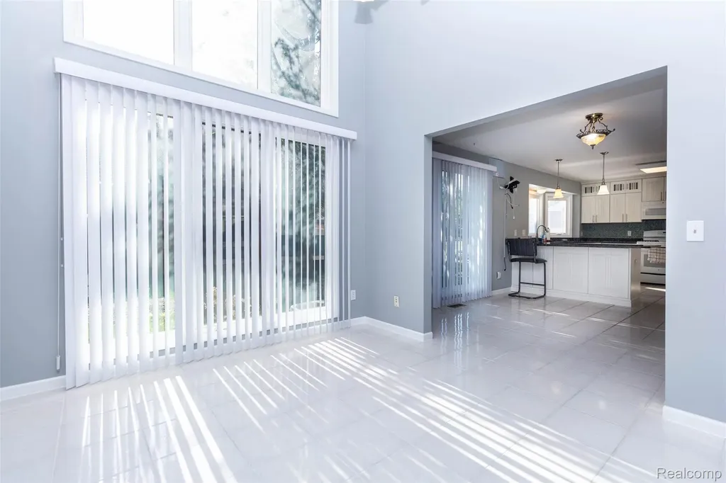 14016 Strathmore Drive Shelby Charter Township MI 48315