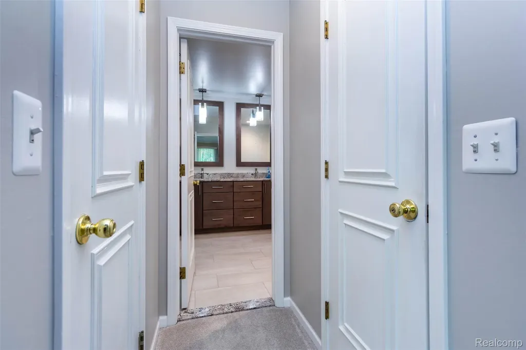 14016 Strathmore Drive Shelby Charter Township MI 48315