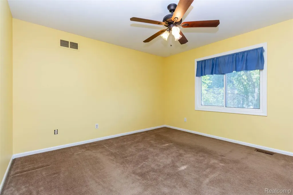 14016 Strathmore Drive Shelby Charter Township MI 48315