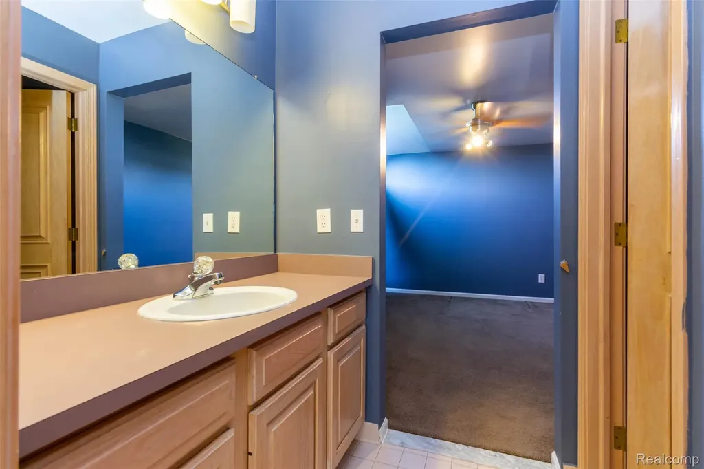 14016 Strathmore Drive Shelby Charter Township MI 48315