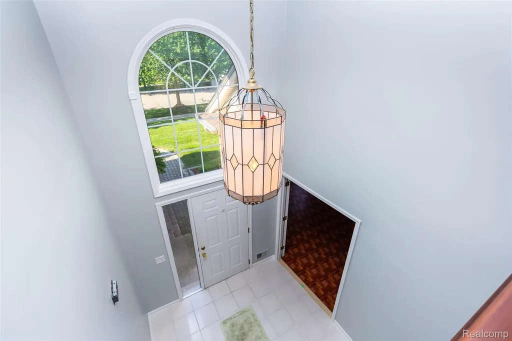 14016 Strathmore Drive Shelby Charter Township MI 48315