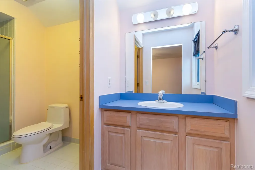 14016 Strathmore Drive Shelby Charter Township MI 48315
