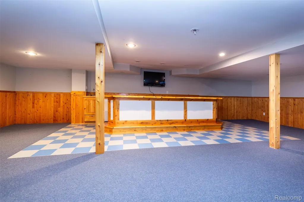 14016 Strathmore Drive Shelby Charter Township MI 48315