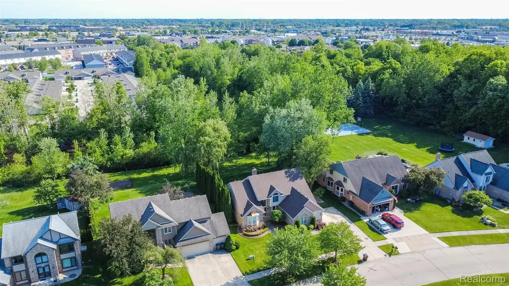 14016 Strathmore Drive Shelby Charter Township MI 48315