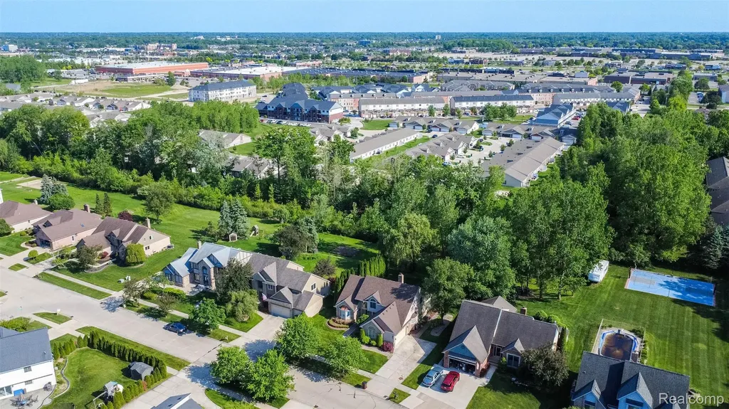 14016 Strathmore Drive Shelby Charter Township MI 48315