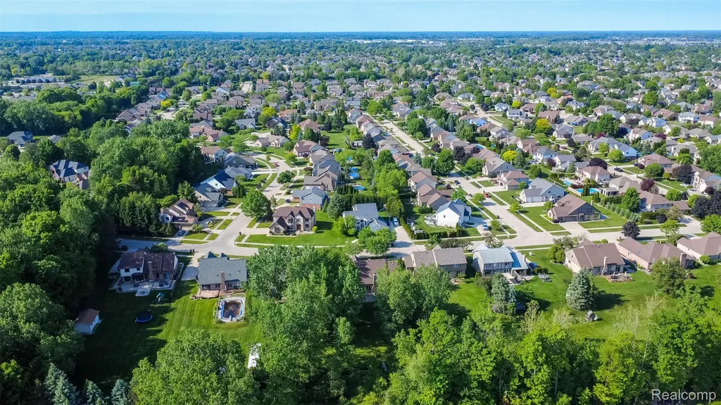 14016 Strathmore Drive Shelby Charter Township MI 48315