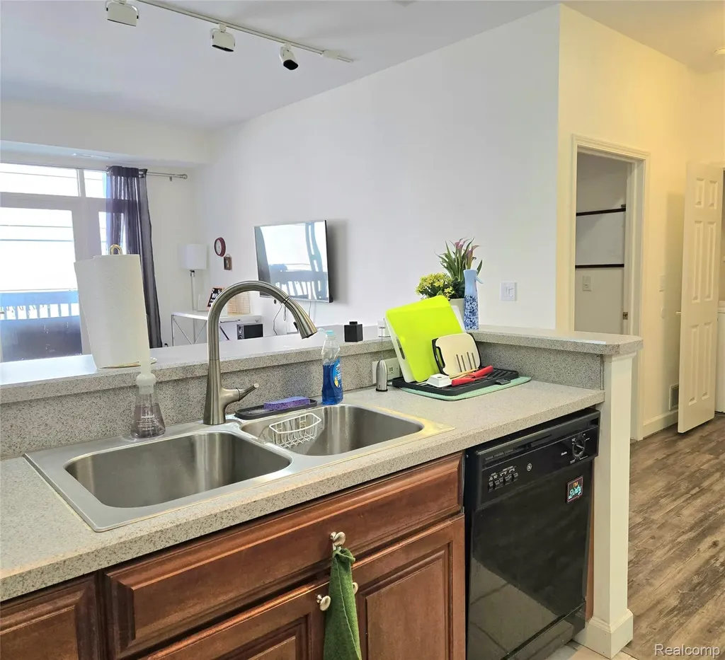 220 Mac Avenue East Lansing City MI 48823