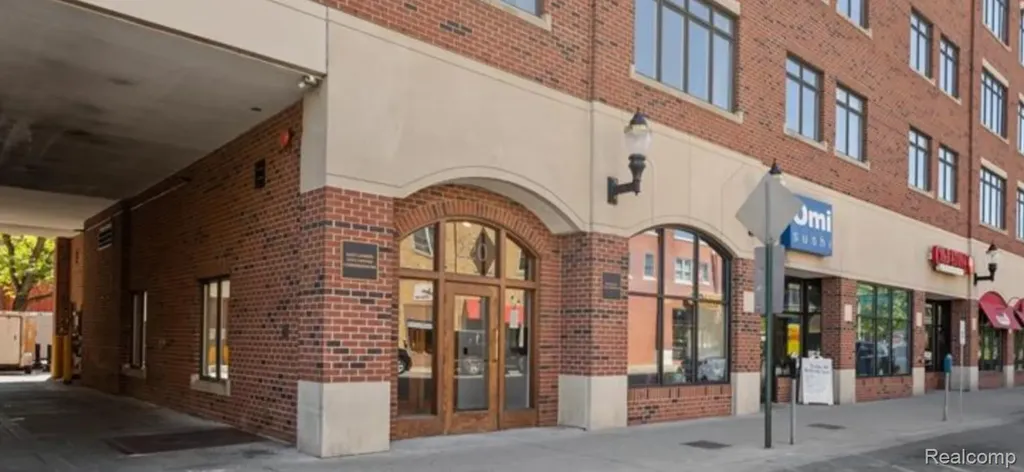 220 Mac Avenue East Lansing City MI 48823