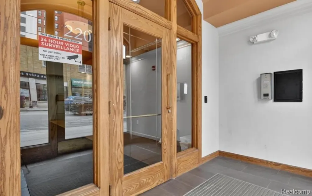 220 Mac Avenue East Lansing City MI 48823