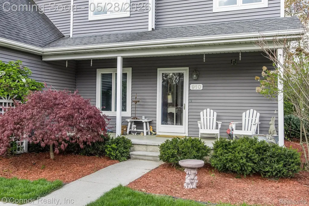 910 Hunter Court Marysville City MI 48040